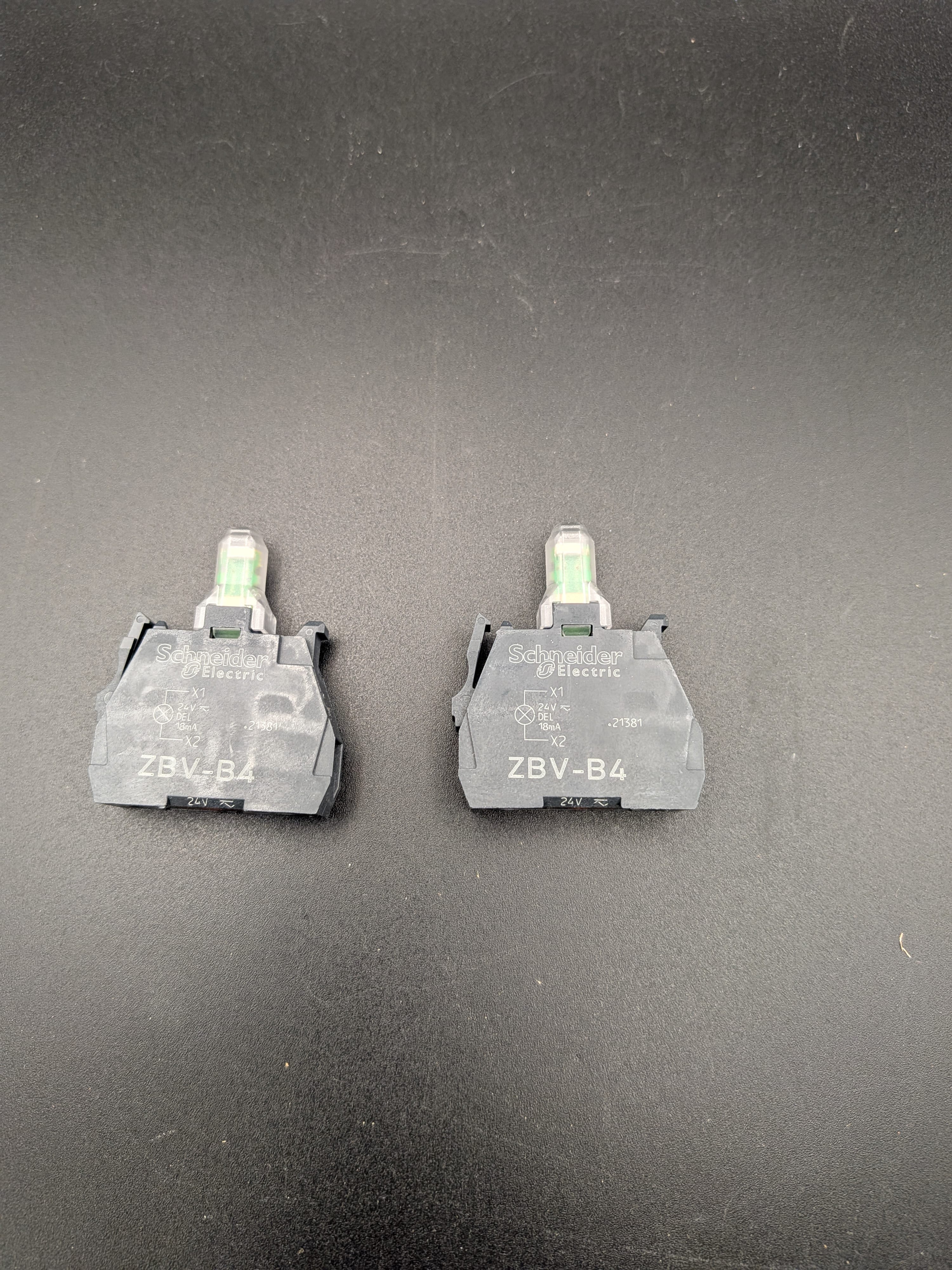ZBVB4 – Schneider Electric Light block for head Ø22, red, integral LED, 24 V AC/DC