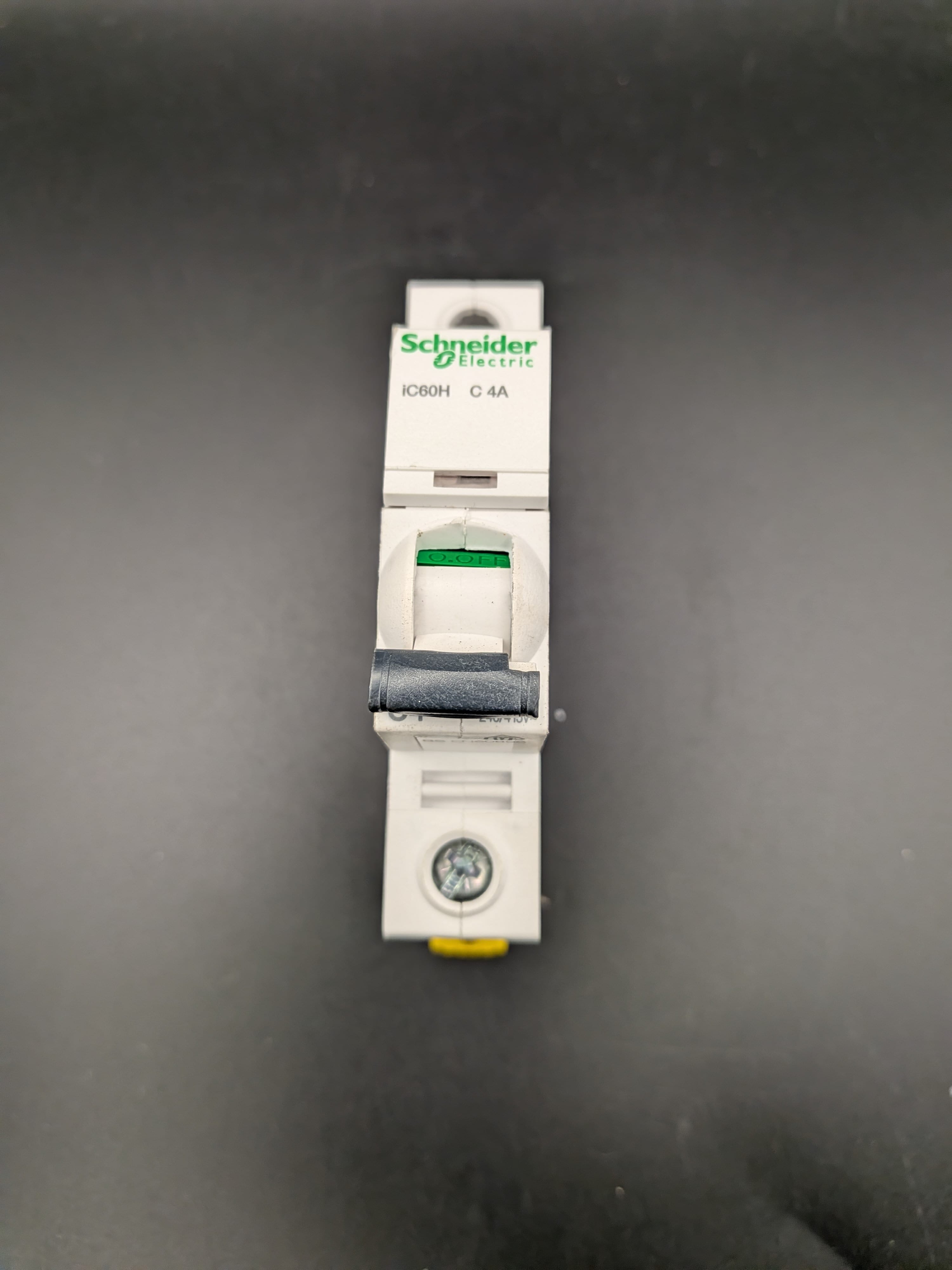 A9F54104 – Schneider Electric Acti9 iC60H 1P 4A C Miniature Circuit breaker