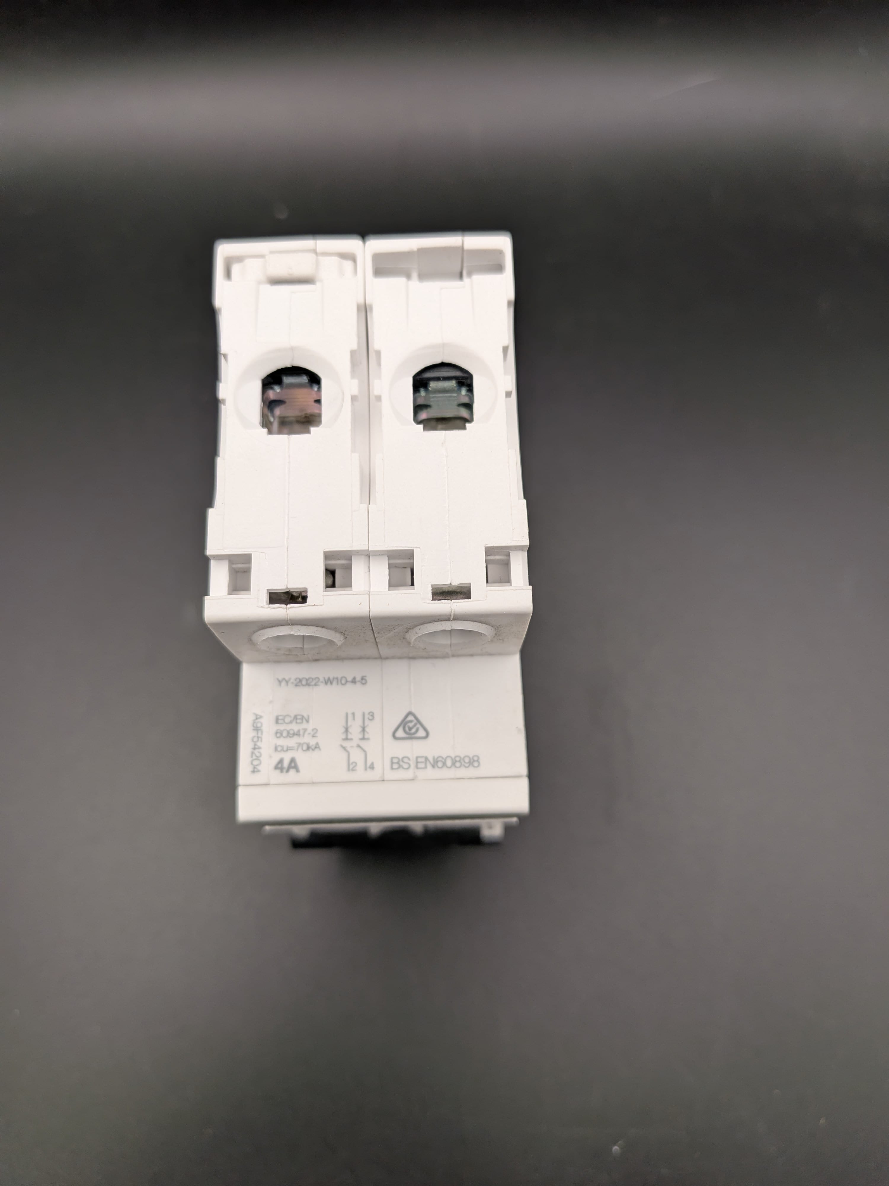 A9F54204 – Schneider Electric Acti9 iC60H 2P 4A C Miniature Circuit breaker
